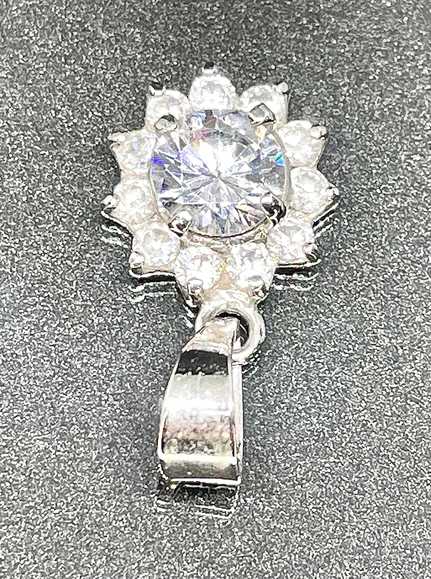 Beautiful VVS1 Moissanite halo pendant necklace, dainty Moissanites pendant,halo necklace, anniversary gift, gift for her, gift