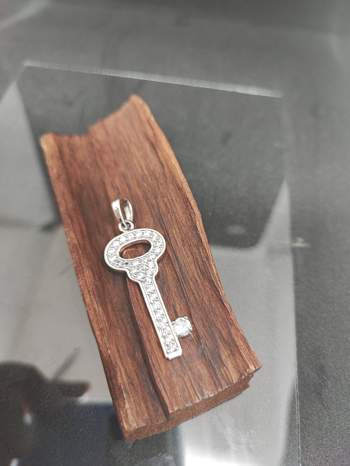Key Necklace / Moissanite Key Pendant/Moissanite Necklace / Key Charm Necklace / 925 Solid Silver Key Necklace /Moissanite Key Charm