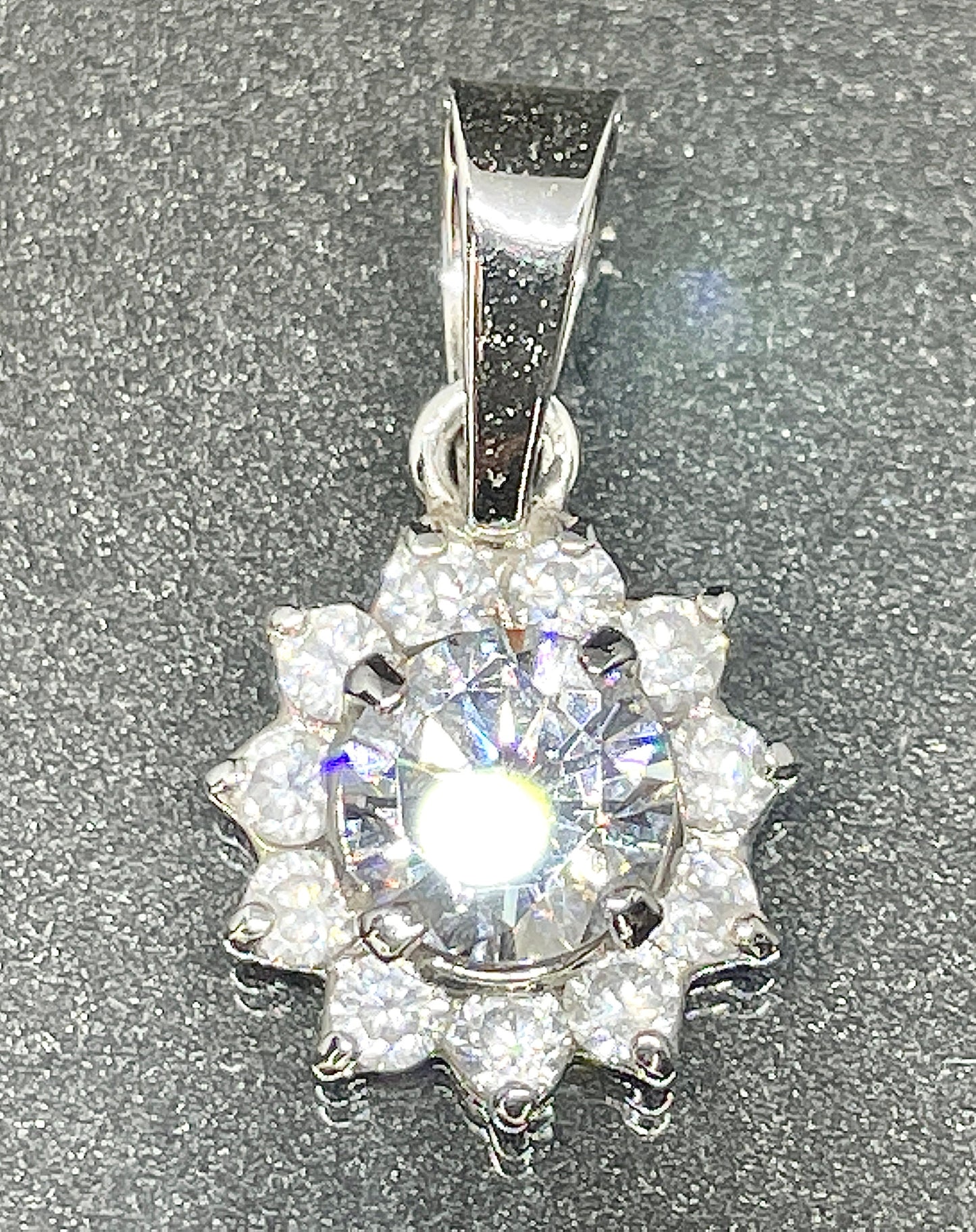 Beautiful VVS1 Moissanite halo pendant necklace, dainty Moissanites pendant,halo necklace, anniversary gift, gift for her, gift