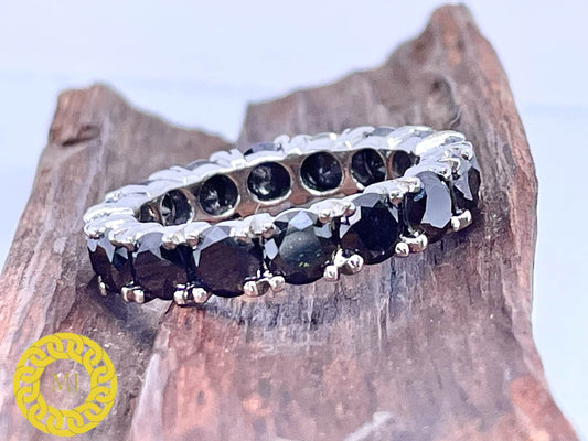 Black Diamond Infinity Band-Round Diamonds-18k Gold-Black Diamond Eternity ring-April birthstone ring-Engagement Ring-Gift for her