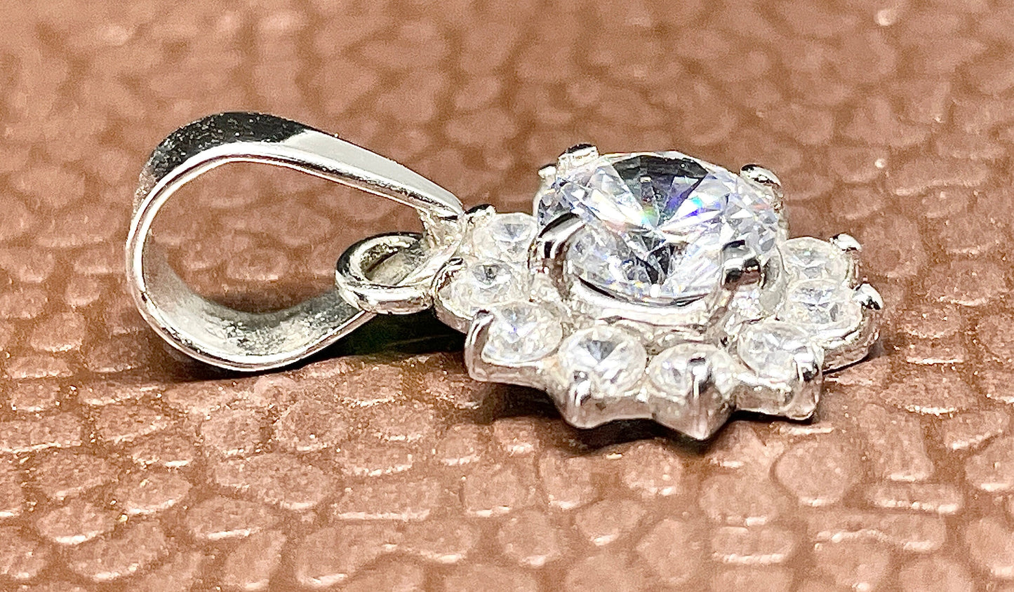 Beautiful VVS1 Moissanite halo pendant necklace, dainty Moissanites pendant,halo necklace, anniversary gift, gift for her, gift